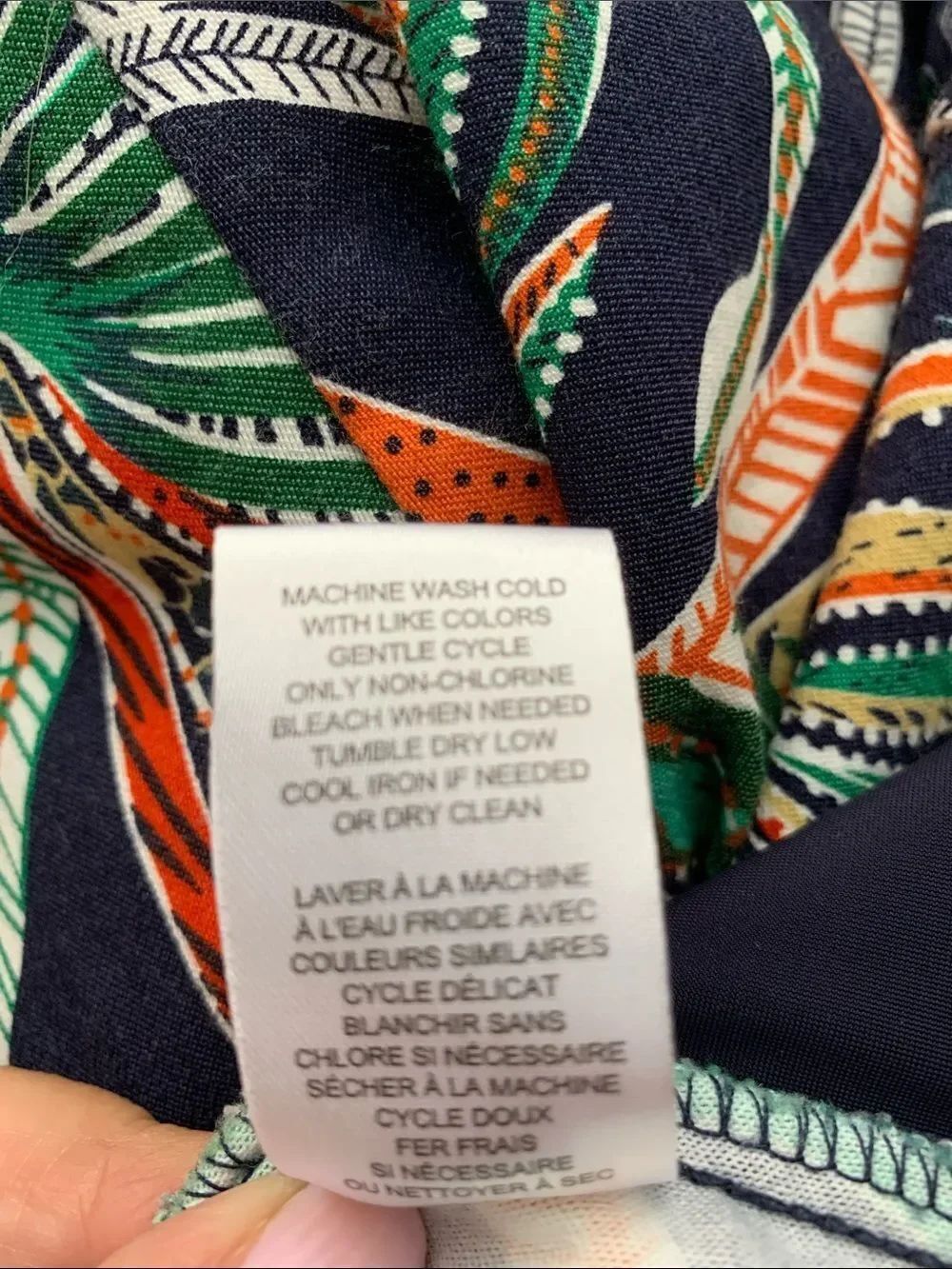 Tahari Navy Tropical Print Women’s Shorts with Green & Orange Palms Size SP - Picture 8 of 8